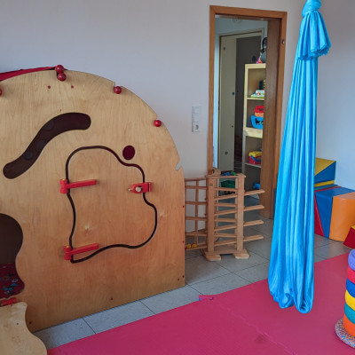 Platz zum Schaukeln und Klette Platz zum Schaukeln und Klette